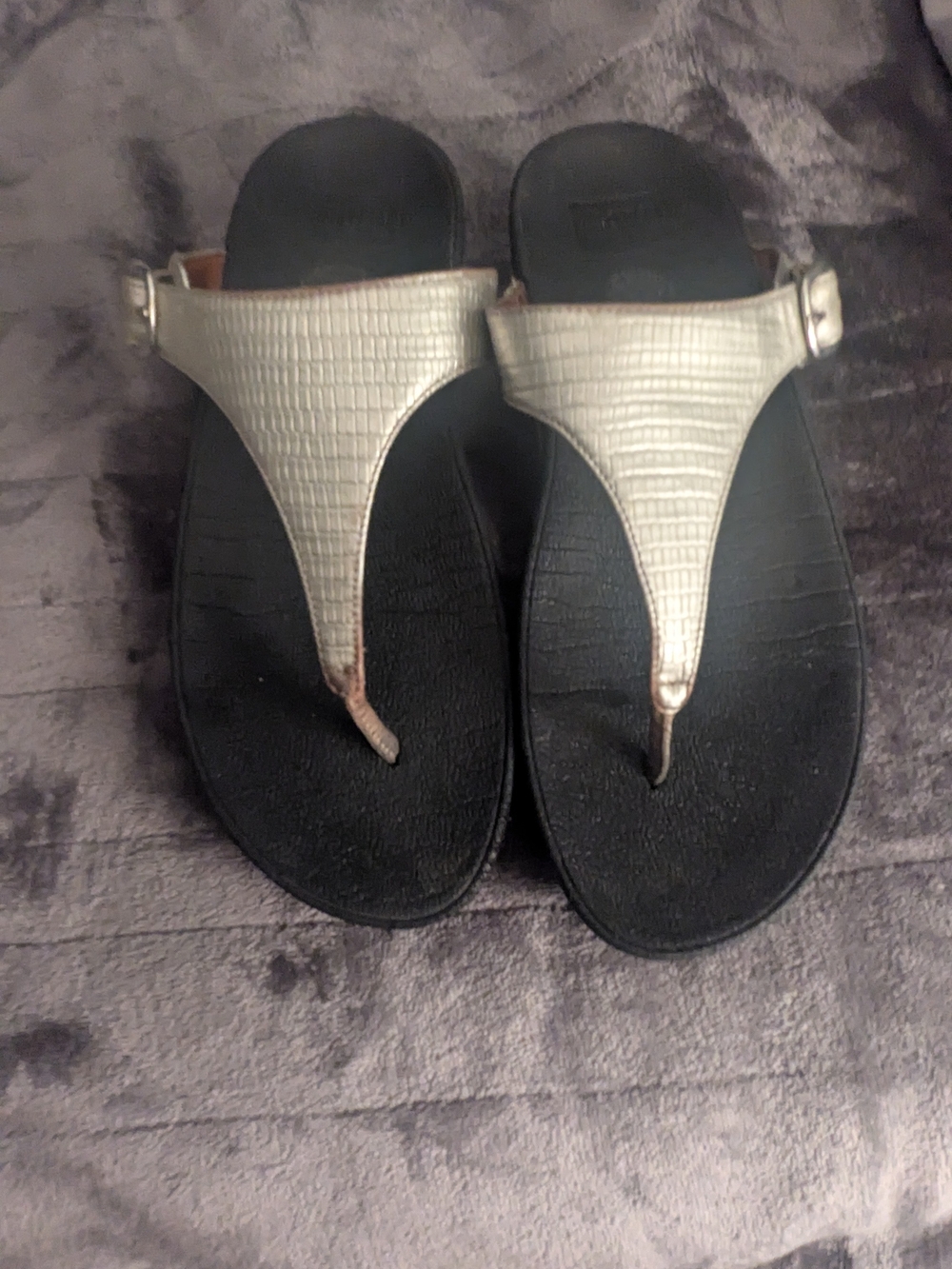 Fitflop  Metallic Thong Sandals - Silver/Black